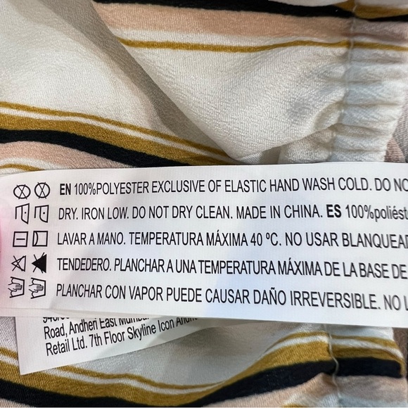 Forever 21 Cropped V-Neck Surplice Top Small NWT - Picture 4 of 6